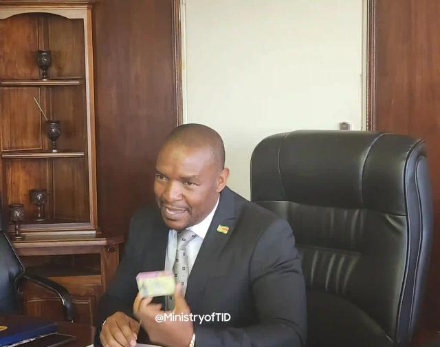 Four "Corrupt" Chitungwiza VID Depot Examiners Face Probe