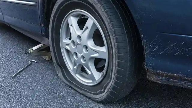 Motorist Assaulted, Robbed Of Cash & Groceries While Fixing Flat Tyres