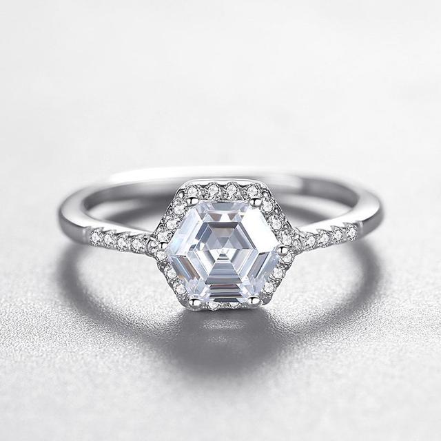 💍s925 Sterling Silver Hexagonal 1 Carat Moissanite Diamond Ladies Ring
