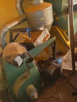 Grinding mill and Dehauller 