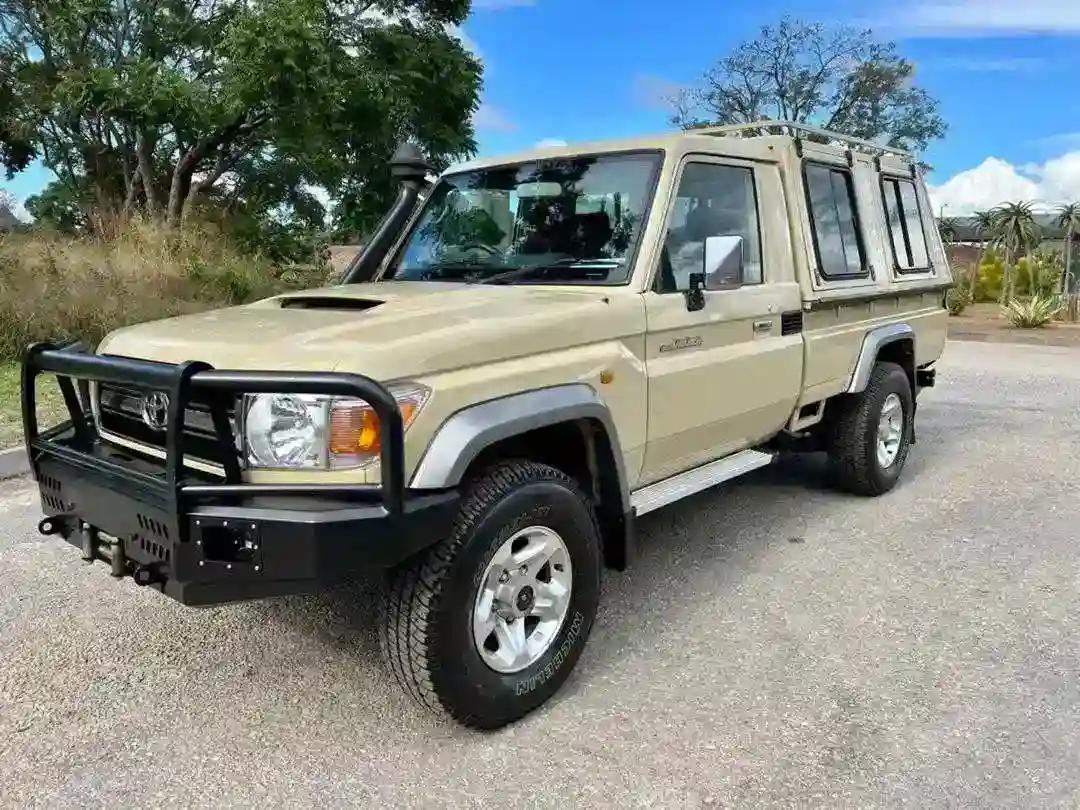 Land Cruiser 79 series LX V8