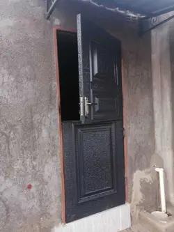 Metal door 