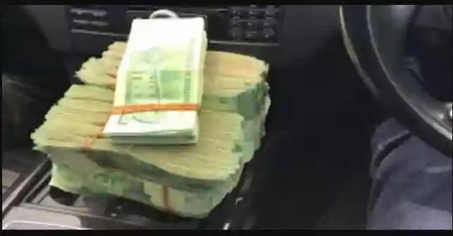$200 000 Cash Found At Accident Scene