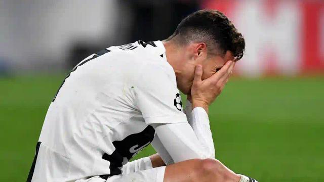 "A Champion Also Knows How To Lose. He Doesn't," Fans React To Ronaldo's Gesture After Losing