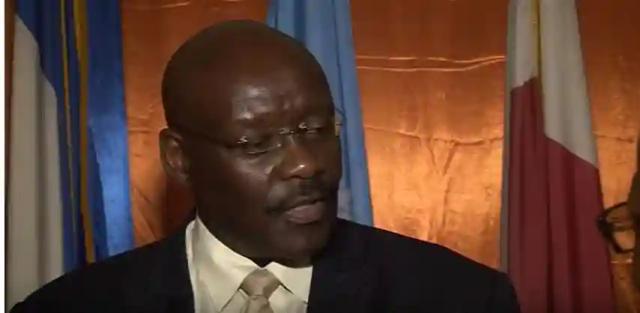 "Avoid Handshakes, But Greet Each Other Using Fists Or Elbows": Parirenyatwa