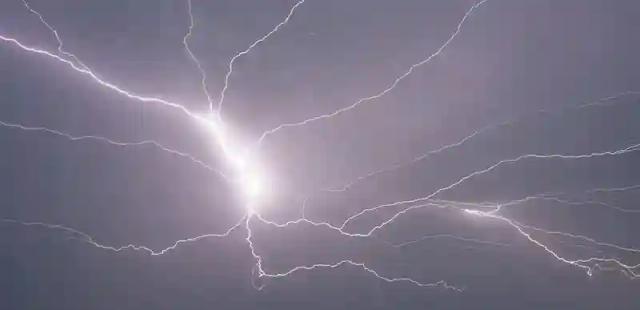 Bulawayo airport closed after lightning strikes control tower