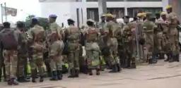 Bulawayo Council Ropes In Army To Remove Defiant ZANU PF-aligned Vendors