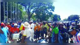 Bulawayo Municipal Police Clash With Vendors Over Confiscated Wares