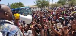 Chamisa Meets Jubilant Crowds At Mbare Musika In Surprise Visit