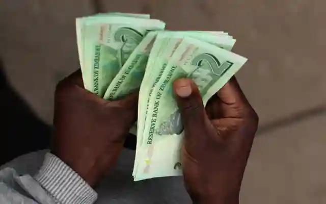 Corrupt Police Officers Demand US$5 'Protection Fee' From Illegal Forex Dealers - REPORT