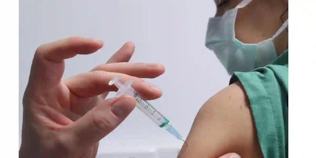 Ensure You Haven't Contracted COVID-19 Before Getting The Vaccine - Doctor