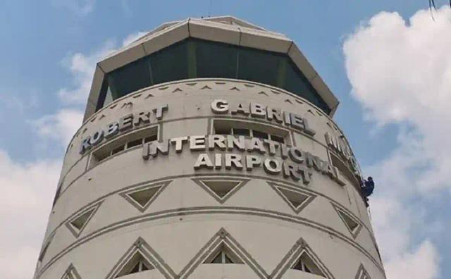 Ethiopian Airways Plane Lands At RGMI Airport With 32 Zimbabweans On Board