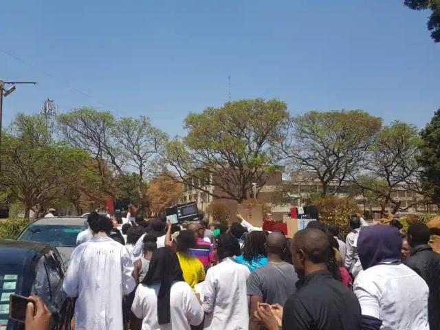 Govt Blocks Doctors' Demonstration Over Missing Doctor