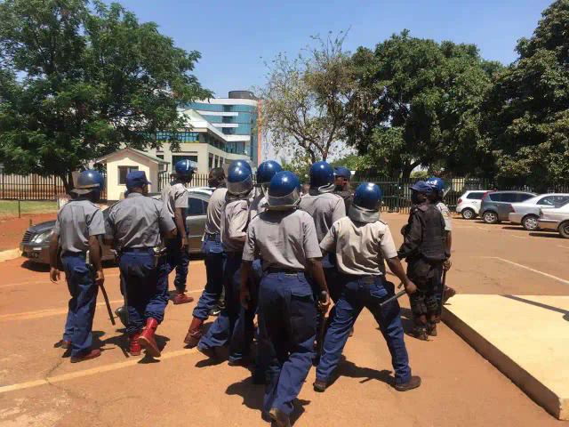 Harare Man Narrates How Police Left Him Unconscious, With A  Fractured Hand For Defying Lockdown Regulations