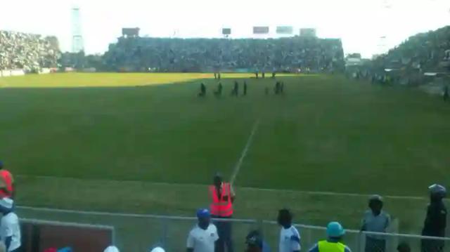 Highlanders Dynamos match called off due to crowd trouble following questionable Dembare goal