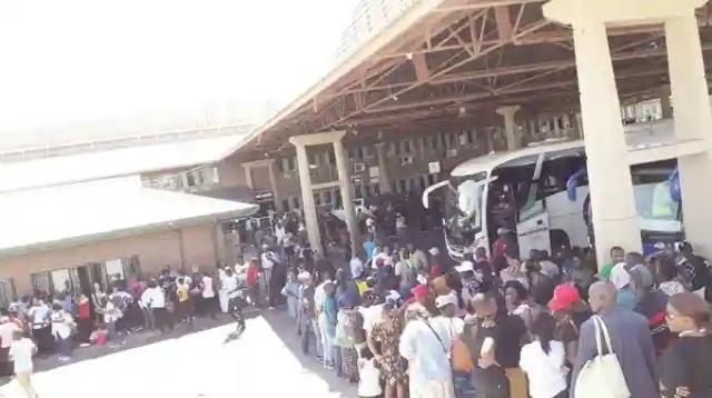 Immigration Officials Struggle As Beitbridge Border Post Is Overwhelmed By Travellers