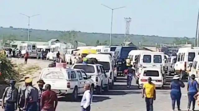 Injiva Troops In For The Holidays As Traffic Increase At Beitbridge Border Post
