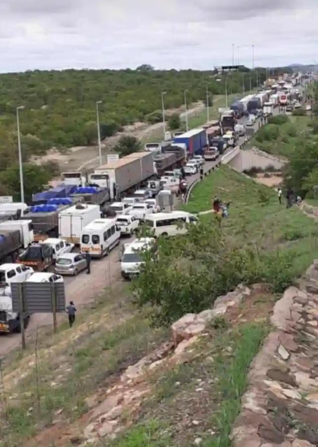 Long Queues At Beitbridge Border Post As Zimbabwe Introduces New Tolls