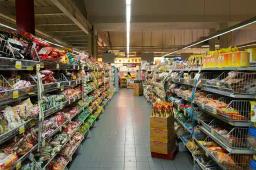 "Major Retailers Defy Price Control Decree," - Snap Survey