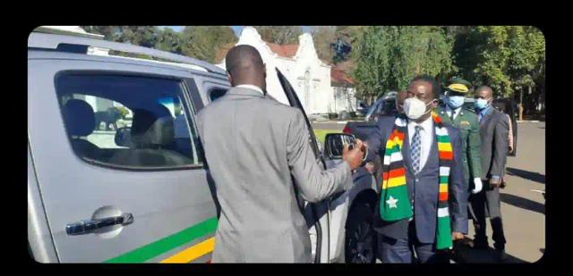 Mnangagwa Gives POLAD Principals Brand New Cars