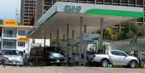 Motorists Queue For Hours As Fuel Pumps Dry Up In Harare