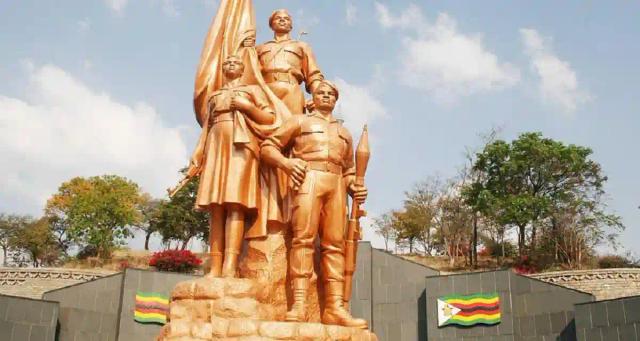 Mugabe Family & Govt Conflict Over Where To Bury Zimbabwe's Founding Leader