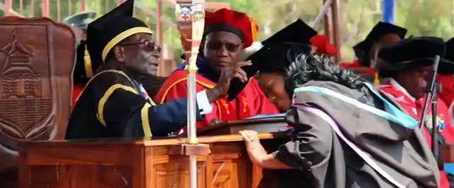 Mugabe lifts recruitment freeze on lecturers