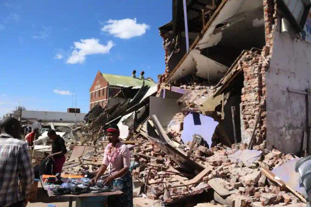 'Murambatsvina' Victims In Mbare Return To Their Sites, 48 Hours After Council Bulldoze Structures