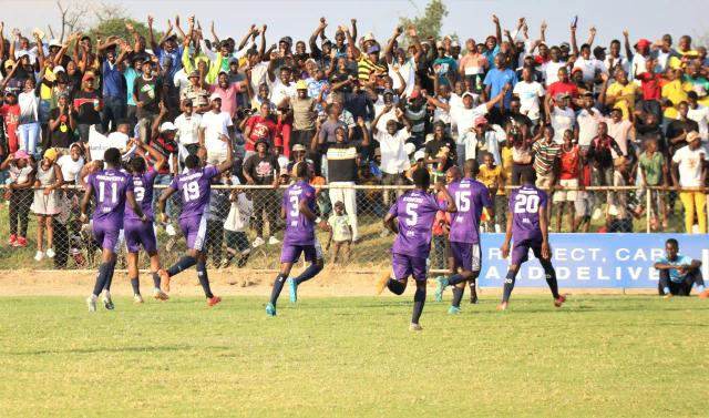 Ngezi Platinum Stars Go Top With 2-0 Win Over FC Platinum
