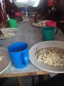 PICTURE: Pupils At Gokomere High School Having Samp For Breakfast