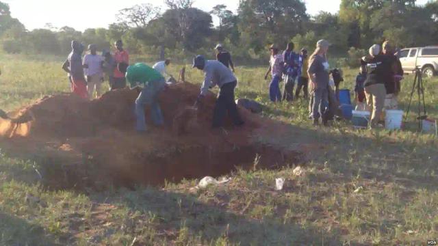 PICTURE: Radio Exhumed From Grave Of Gukurahundi Victim