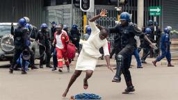 PICTURE: Zimbabwe Police Brutality Reported By Foreign Media