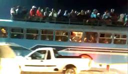 PICTURE: Zimbabweans Ride On Top Of Bus As Transport Situation Worsens