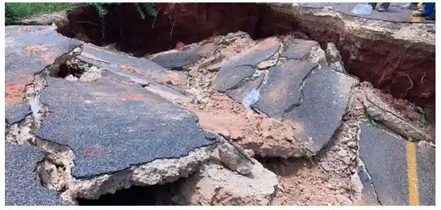 PICTURES: Jeka Bale Bridge Linking Mberengwa North & West Collapse
