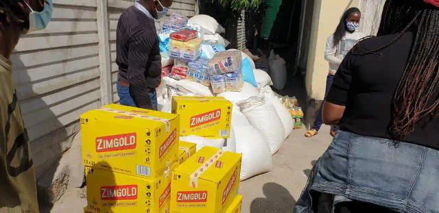 PICTURES: Kenyan Ambassador To Zimbabwe Delivers Food To Chitungwiza Kitchen Soup