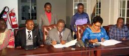 Pictures: Mujuru and Tsvangirai announce pre-election alliance