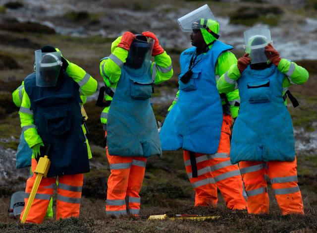 PICTURES: Zimbabwean Experts Clearing Landmines In The Falklands, United Kingdom