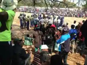 Police Called In After Thousands Of Job Seekers Overwhelm Terracotta In Bulawayo