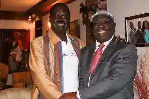 Raila Odinga pulls a "Tsvangirai" ahead of Kenyan election rerun