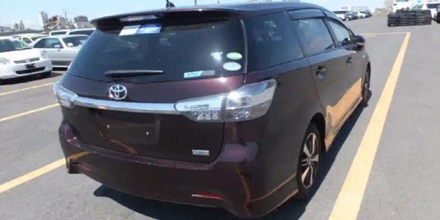 Robbers In Unmarked Toyota Wish Tie And Rob Passengers