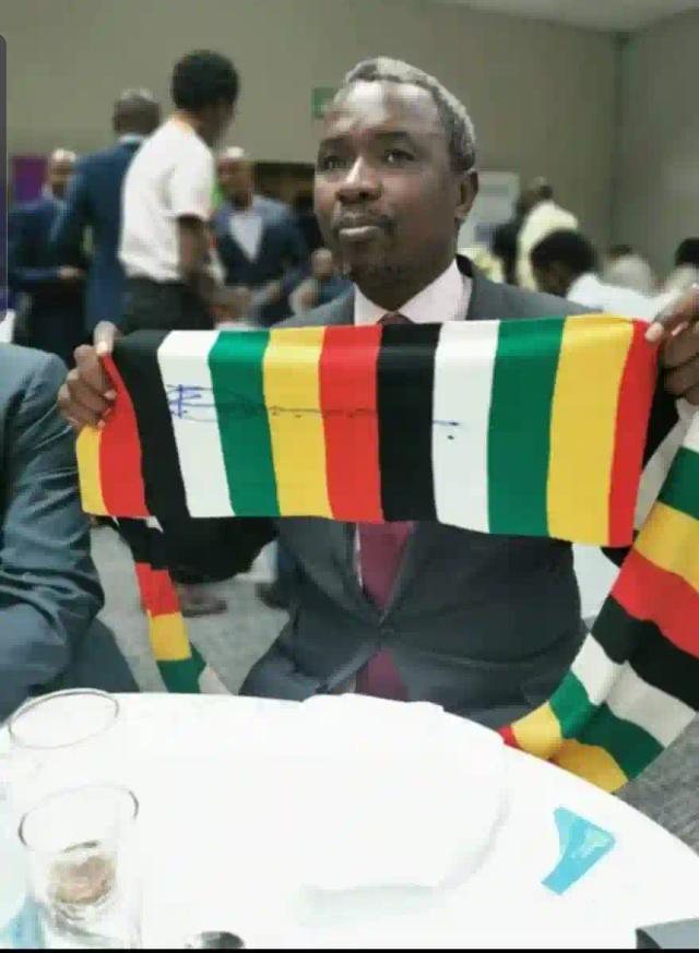 RTGS$250 000 Auction For ED's Scarf Shows His Popularity - Mutodi