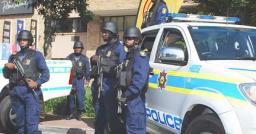 SA Police Intercept Vehicles Overloaded With More Than 70 Underage Children From Zimbabwe