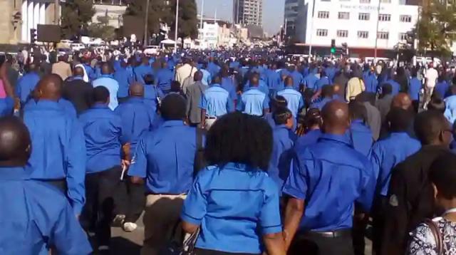 School heads wear uniform and march in Harare CBD