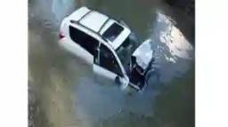 Three Drown After Pirate Car Is Stuck In Flooded River