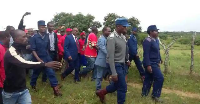 Updated: Douglas Mwonzora, Thokozani Khupe  Chased Away From Tsvangirai's Funeral, Leave Under Police Escort