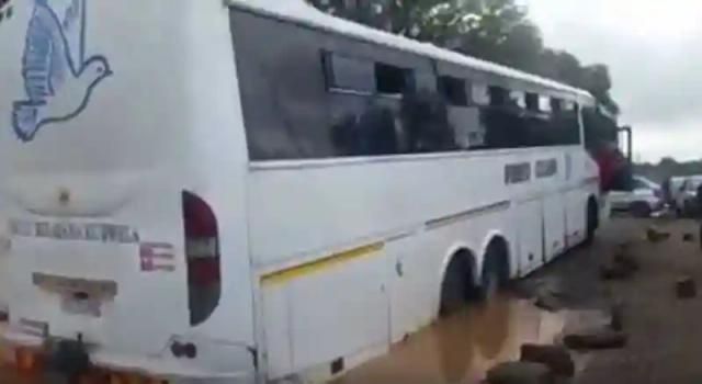 Video:  Bus gets stuck in monster pothole in Mbare, Harare