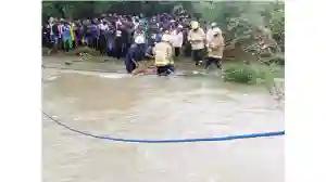 Video, Pictures Of Police & Fire Brigade Retrieving Bodies From Gweru River