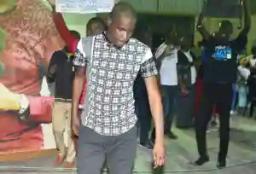 [VIDEO] Soul Jah Love weeps at PHD Ministries