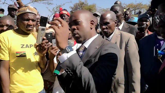 WATCH: Chamisa Speaks At Dabengwa Graveside. Criticises Mnangagwa & VPs For Not Attending Funeral