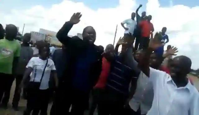 Watch: Chitungwiza MDC-Alliance Leaders Encourage Looting, Barricading